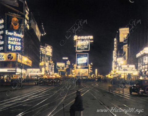 02_Times_Square_night_1920s.jpg