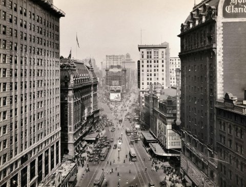 04_Times_Square_aerial_view_1920s.jpg