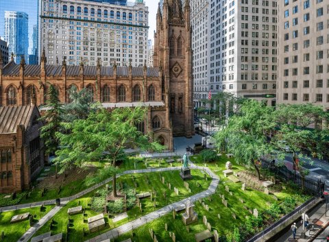 13_Trinity_Church_and_Graveyard.jpg