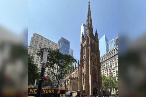 14_Trinity_Church_Wall_Street.jpg