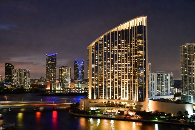 Four Seasons Hotel Miami